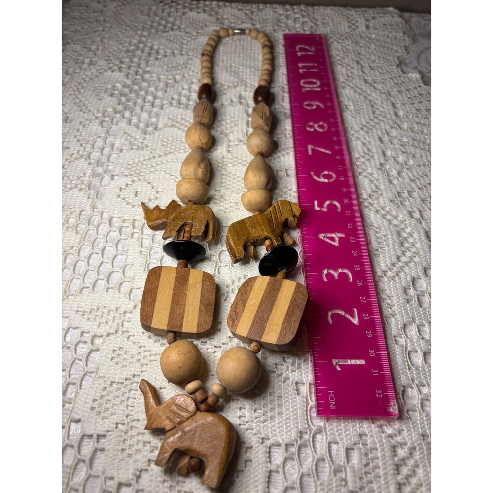 Hand Carved Wood Safari Animal Bead Necklace Elephant Rhino Lion Brown vintage - Picture 2 of 10